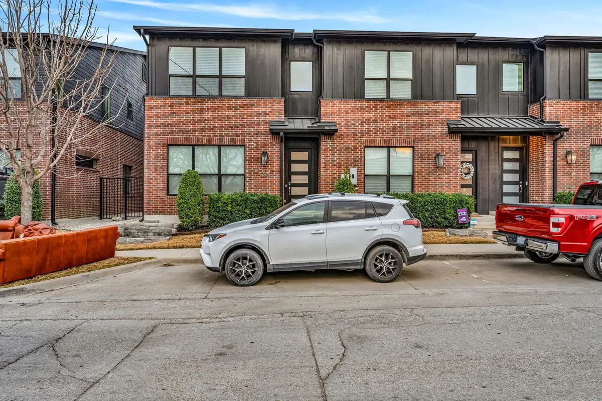 2825 Stanley Avenue, Fort Worth, TX 76110 - #1