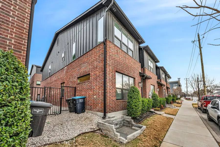 2825 Stanley Avenue, Fort Worth, TX 76110 - #2