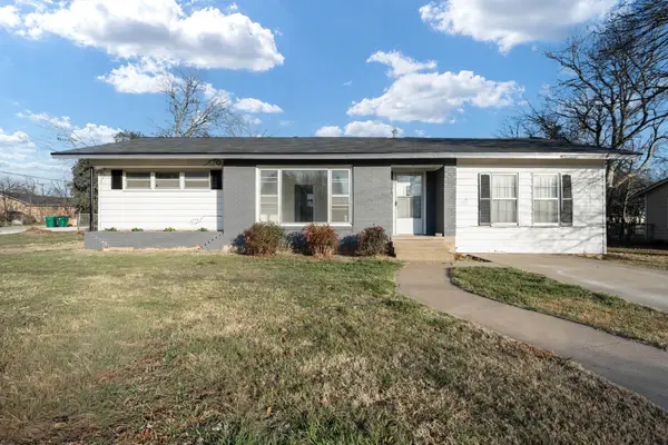 1205 W 10th Street, McGregor, TX 76657