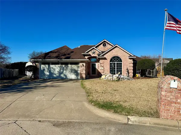 548 Wintercrest Road, Burleson, TX 76028