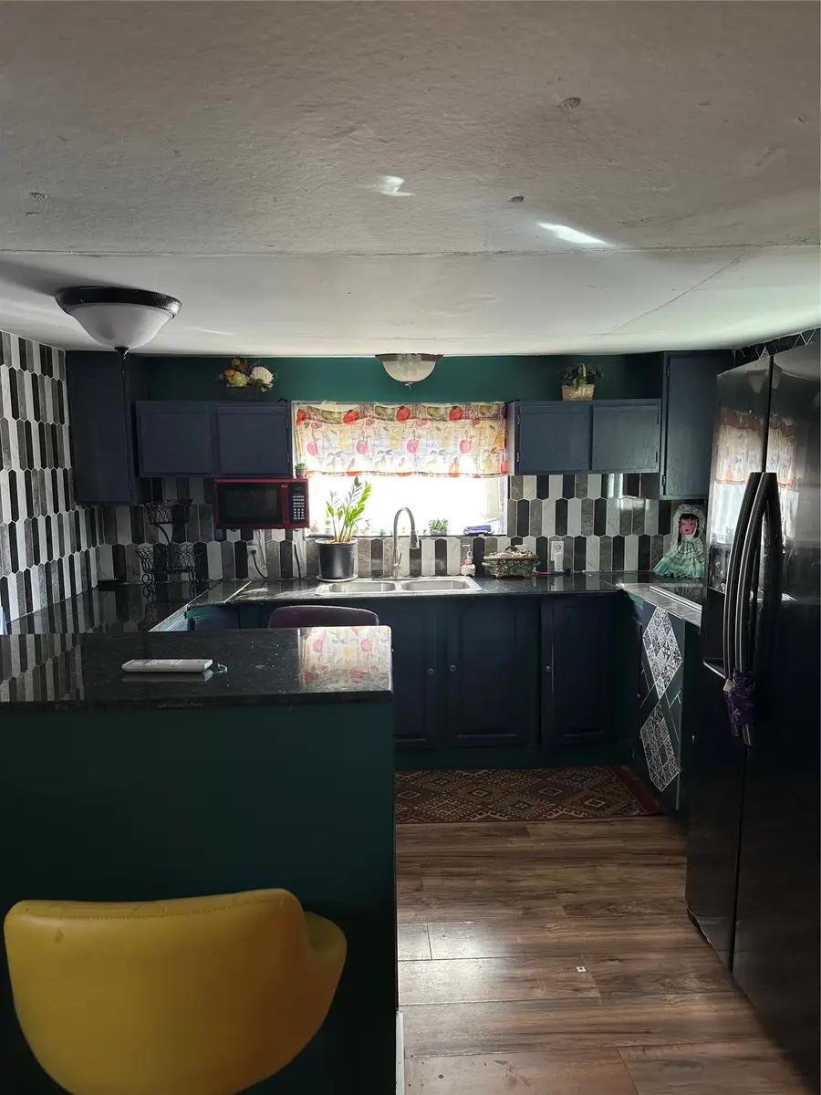 202 Cottonwood Street, Barry, TX 75102 - #3