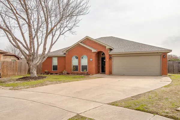 951 Naomi Court, Burleson, TX 76028