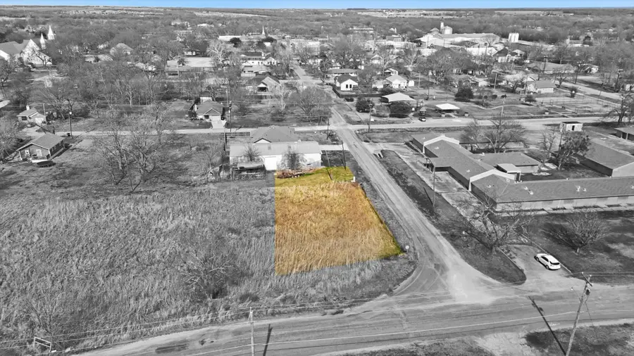 202 Pine Street, Whitewright, TX 75491 - #2