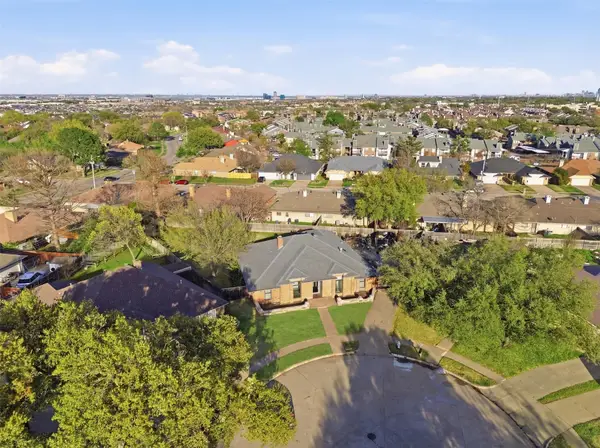 3801 Runge Court E, Irving, TX 75038