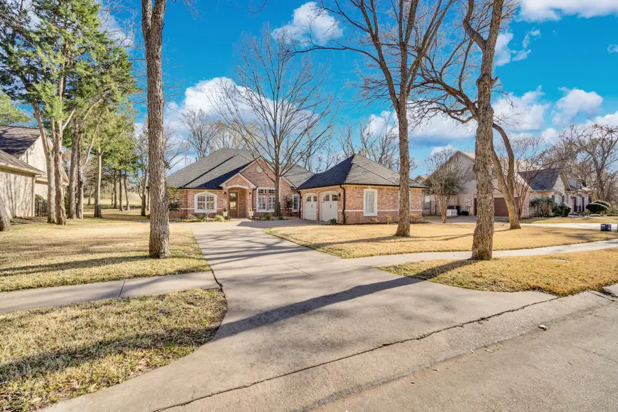 1309 Oak Creek Drive, Ennis, TX 75119 - #3