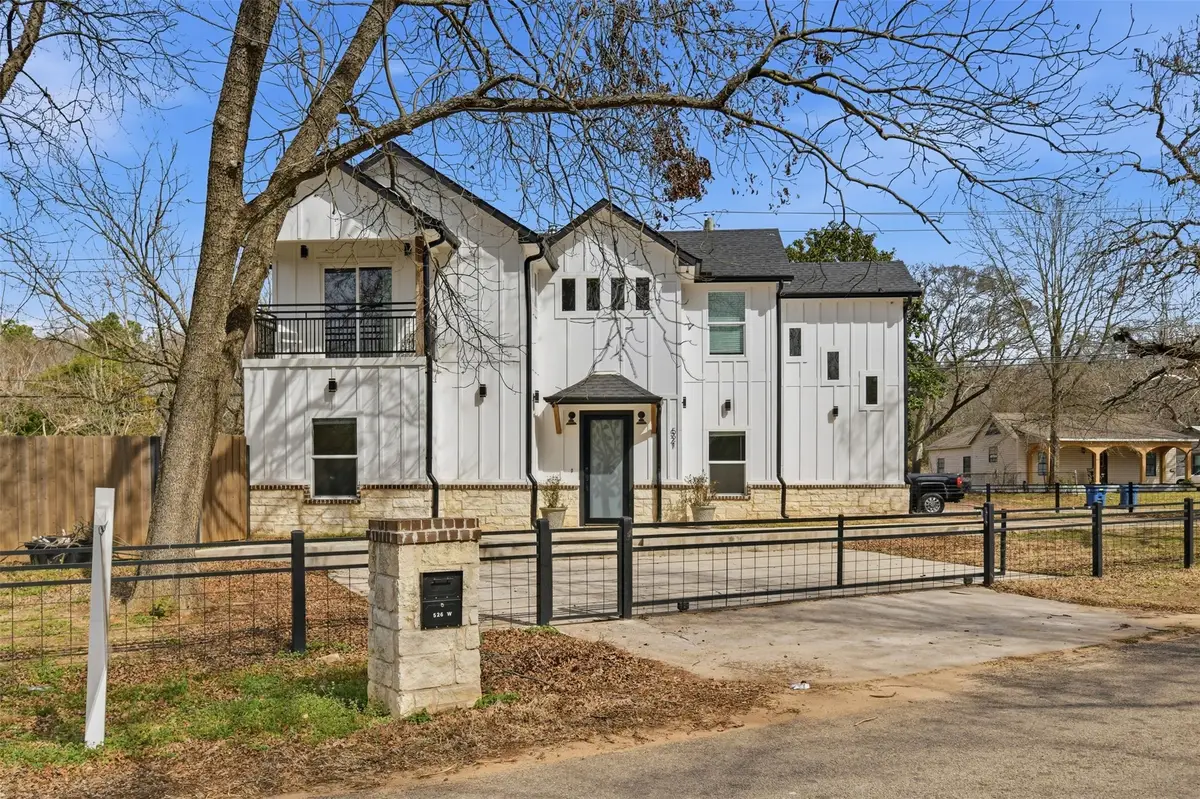 521 York Street, Athens, TX 75751 - #1