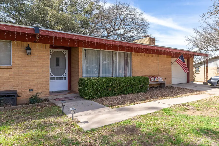 3511 Durham Avenue, Brownwood, TX 76801 - #3