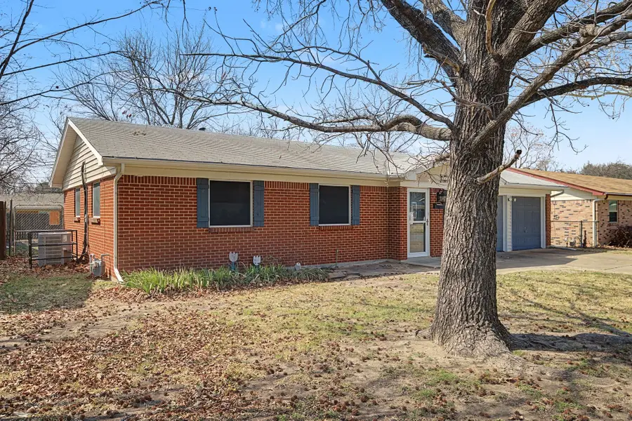 313 NW Jayellen Avenue, Burleson, TX 76028 - #2