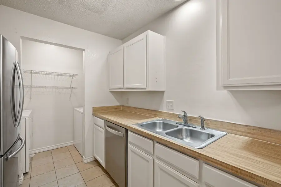 6630 Parkview Lane, North Richland Hills, TX 76182 - #3