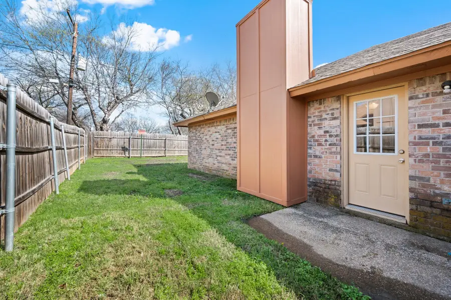 6630 Parkview Lane, North Richland Hills, TX 76182 - #3