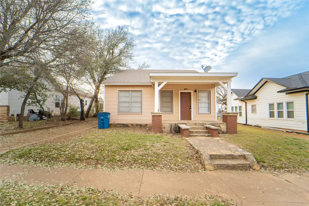 207 S Flint Street, Breckenridge, TX 76424 - #1