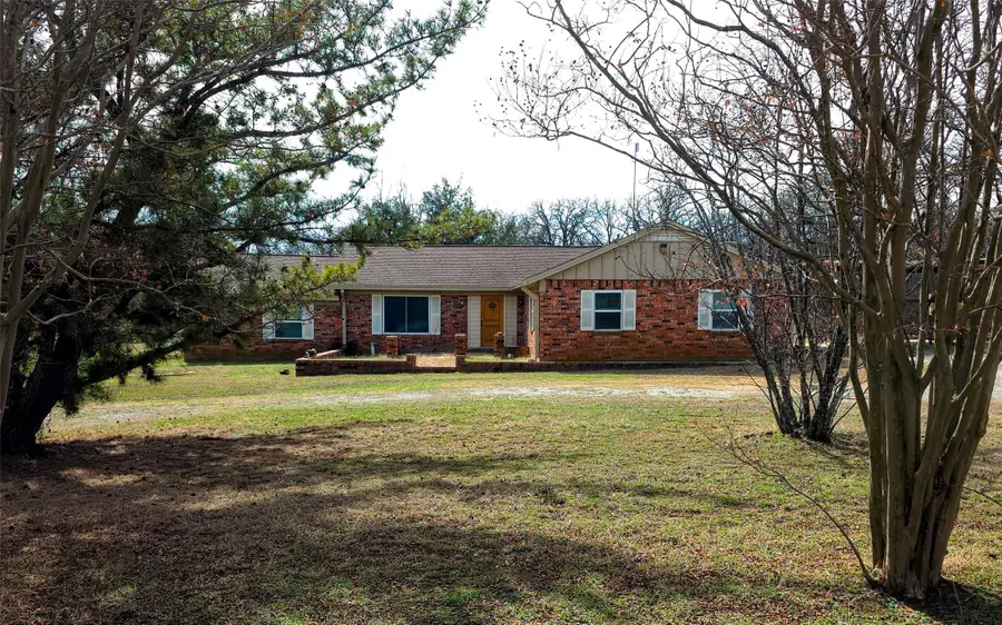 285 Montgomery Road, Mineral Wells, TX 76067 - #2