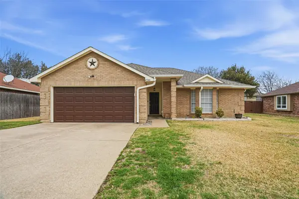 4946 Briar Oaks Lane, Grand Prairie, TX 75052