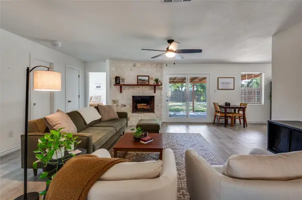 1906 Woodoak Drive, Irving, TX 75060