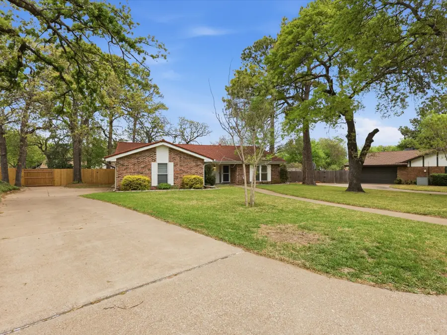 209 Valley View Court, Azle, TX 76020 - #3