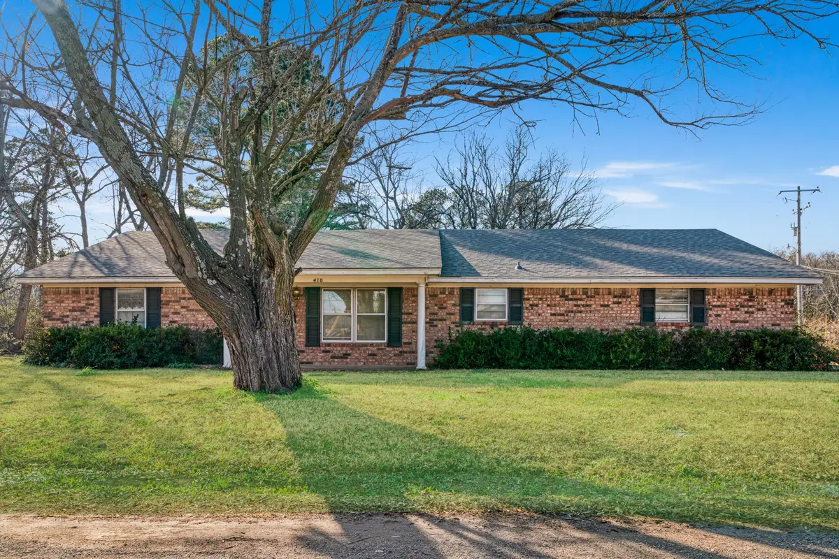 410 S Bois Darc Street, Blossom, TX 75416 - #1