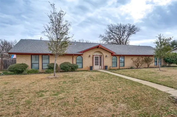 206 Edgewood Drive, Highland Village, TX 75077