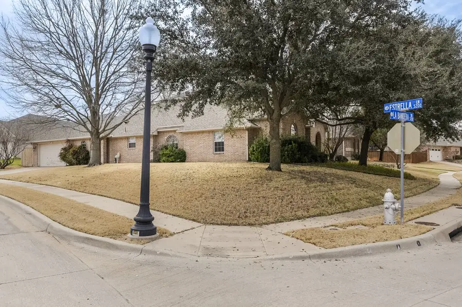 5201 La Bandera Trail, Benbrook, TX 76126 - #2