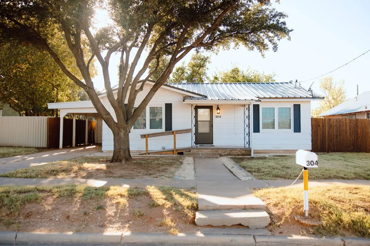 304 S Main Street, Loraine, TX 79532 - #1