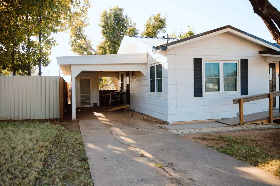 304 S Main Street, Loraine, TX 79532 - #3