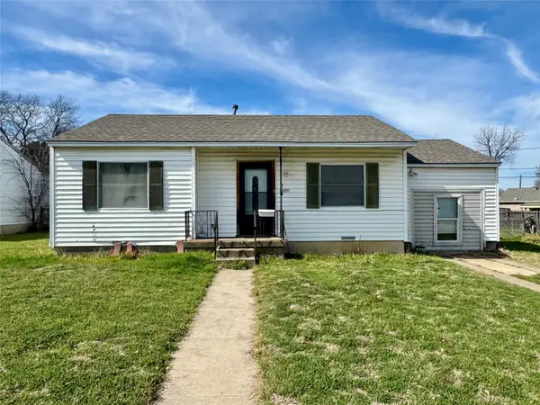 3215 S Llewellyn Avenue, Dallas, TX 75224