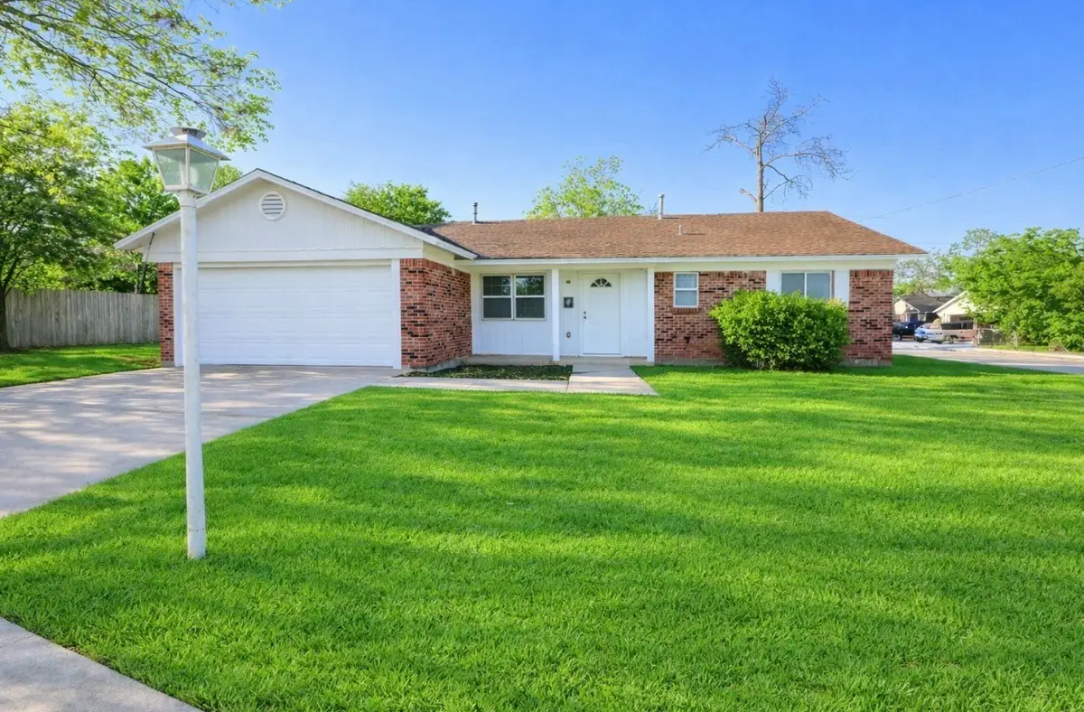 629 E Mission Street, Crowley, TX 76036 - #1