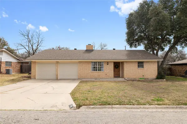 1718 Woodridge Drive, Brownwood, TX 76801