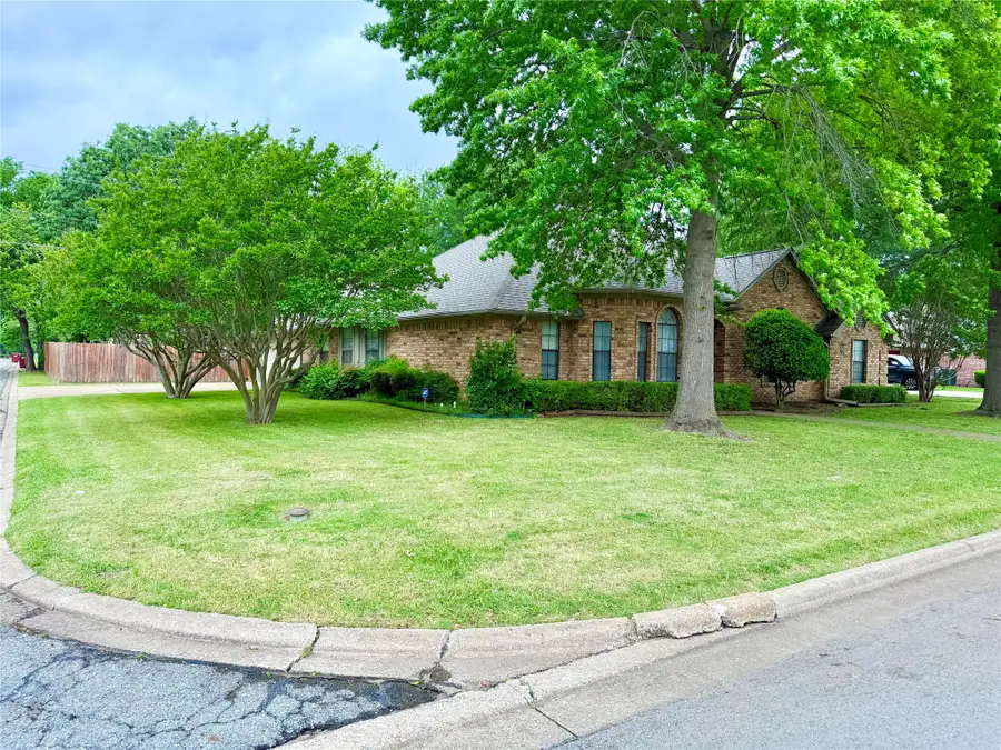 2103 Pecan Street, Bonham, TX 75418 - #2