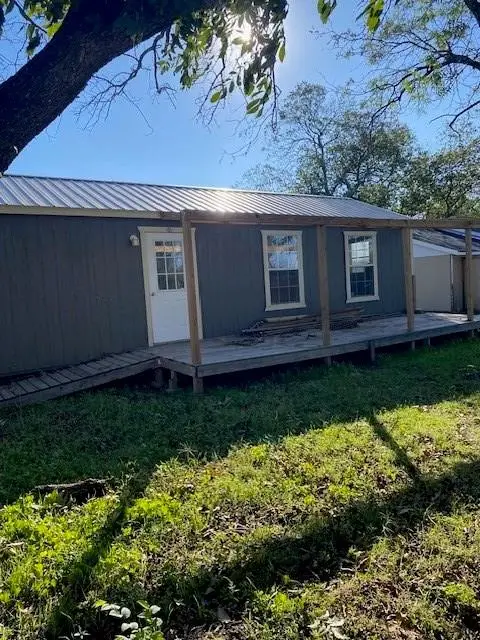 209 S Avenue D, Cross Plains, TX 76443