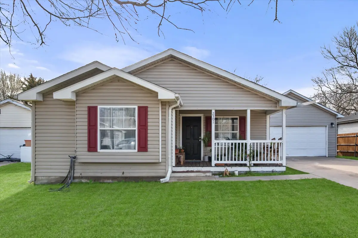 2301 W 13th Avenue, Corsicana, TX 75110 - #1