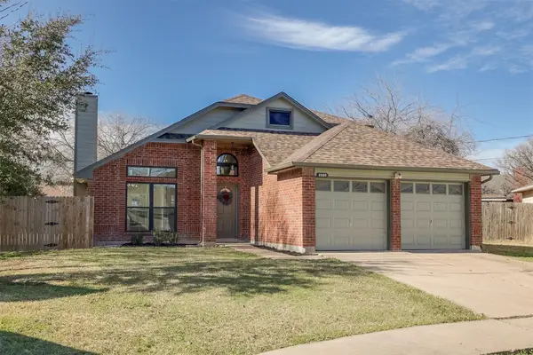 6600 W Lynn Creek Drive W, Arlington, TX 76001