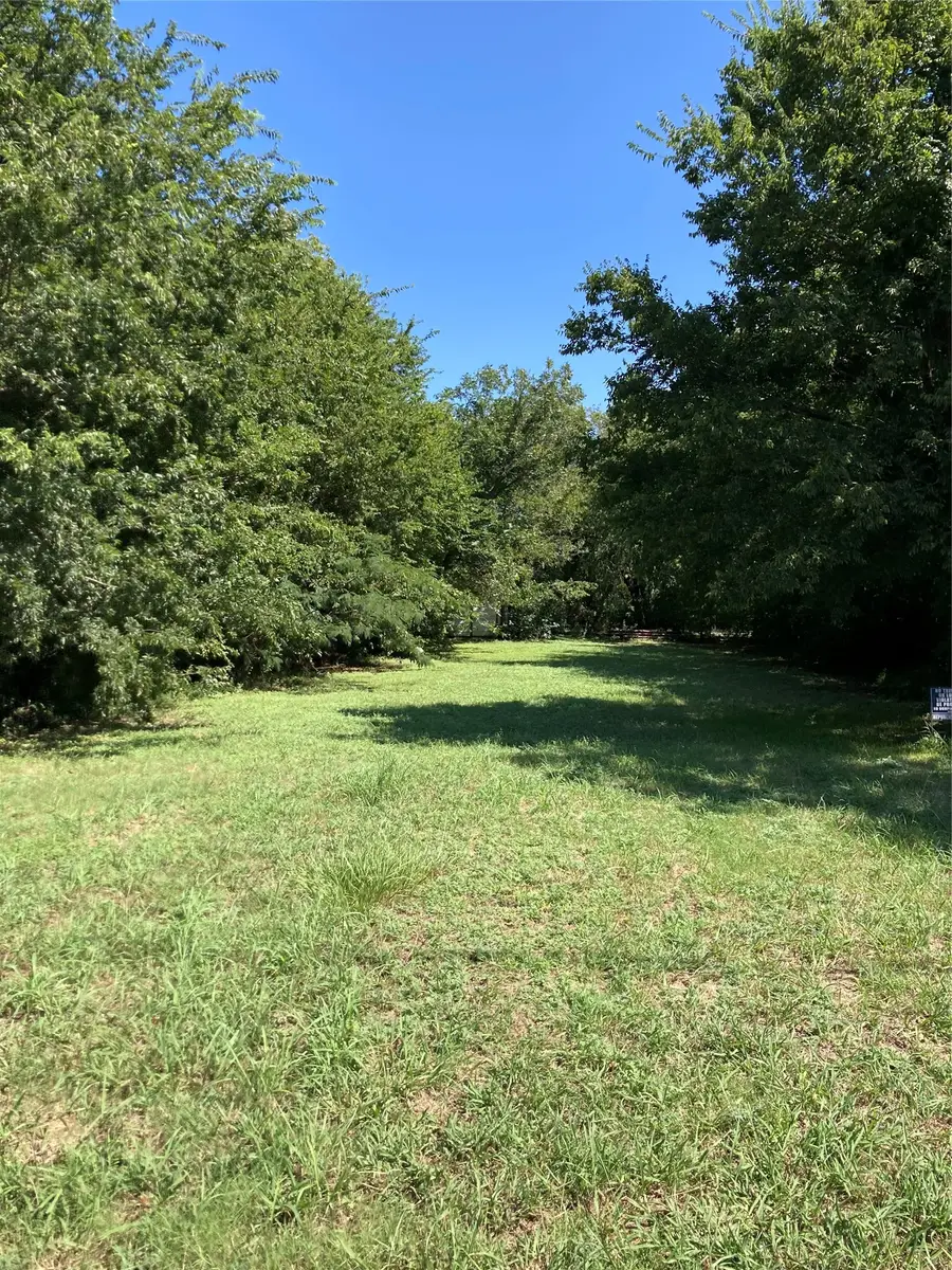 705 College Street, Grandview, TX 76050 - #2