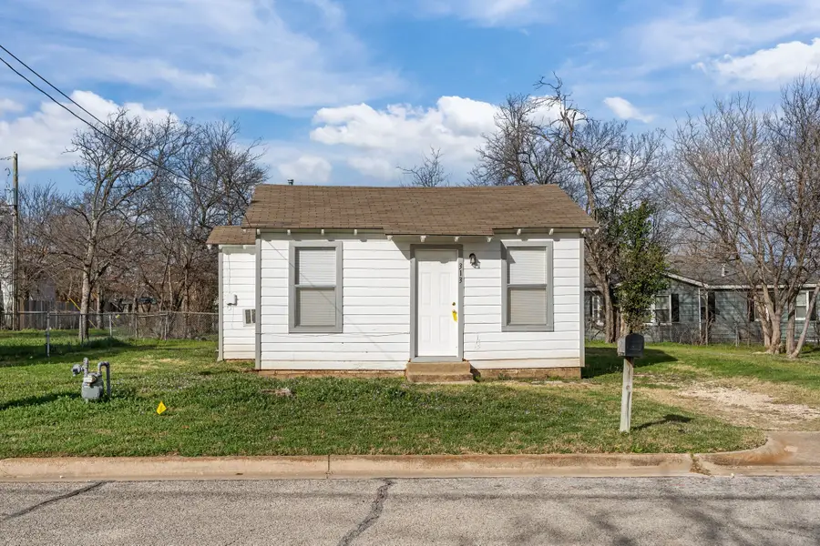 313 Hallvale Drive, Fort Worth, TX 76108 - #2