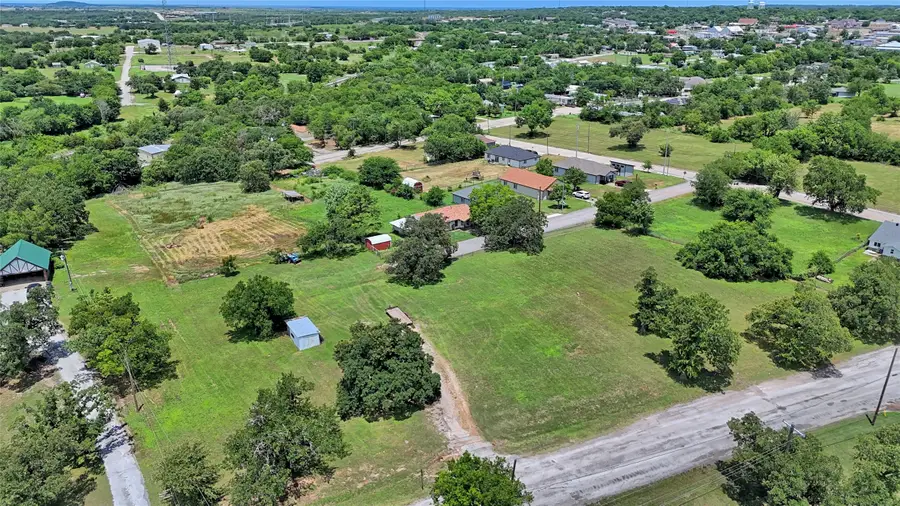 604 S Mill Street, Bowie, TX 76230 - #2