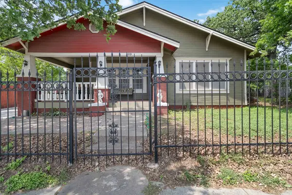 409 N Sylvania Avenue, Fort Worth, TX 76111