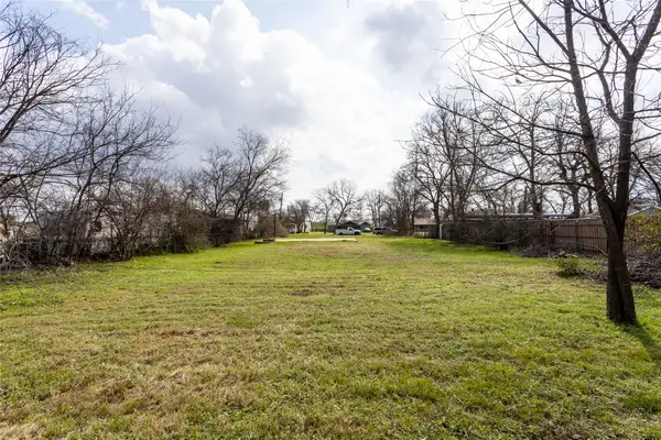 5925 Posey Lane, Haltom City, TX 76117