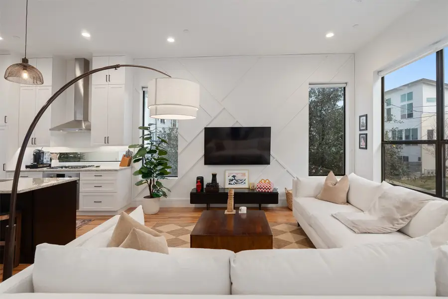 5912 Lindell Avenue #101, Dallas, TX 75206 - #2