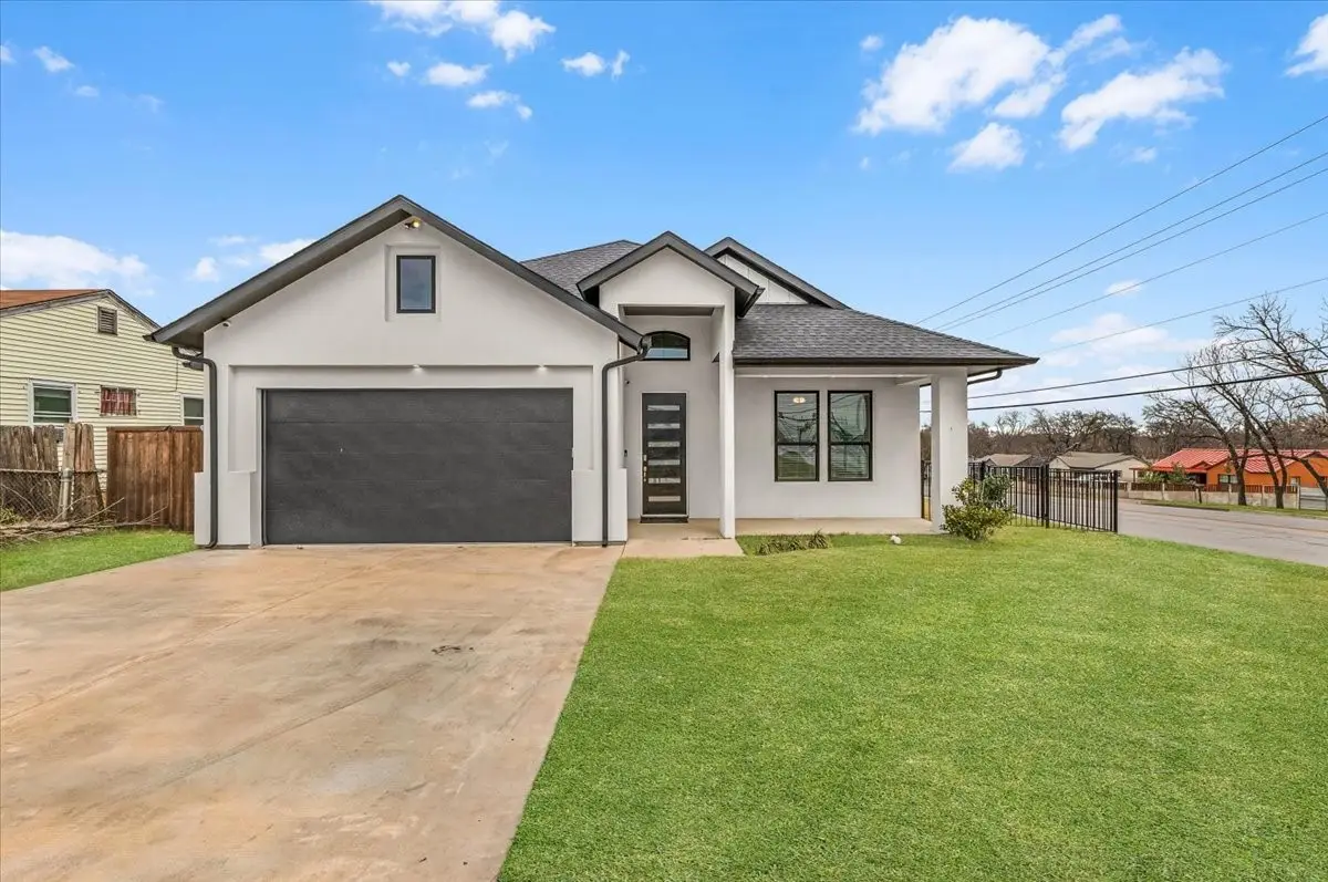 2561 Burton Avenue, Fort Worth, TX 76105 - #1