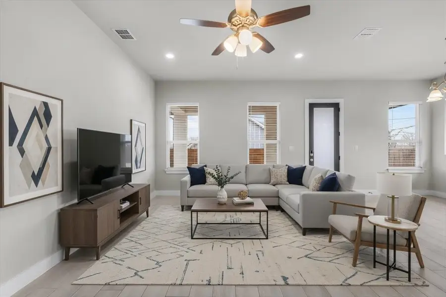 2561 Burton Avenue, Fort Worth, TX 76105 - #2