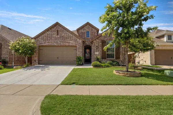 1609 Canter Court, Aubrey, TX 76227