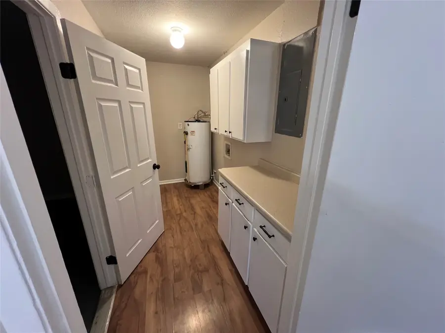 927 S H Avenue, Clifton, TX 76634 - #3