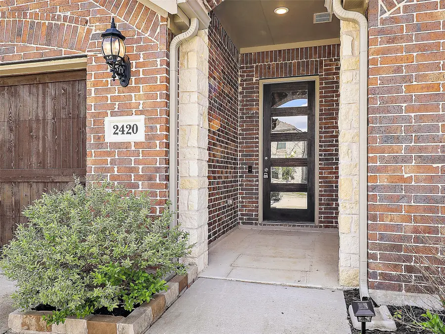 2420 Valley Lane, Carrollton, TX 75010 - #2
