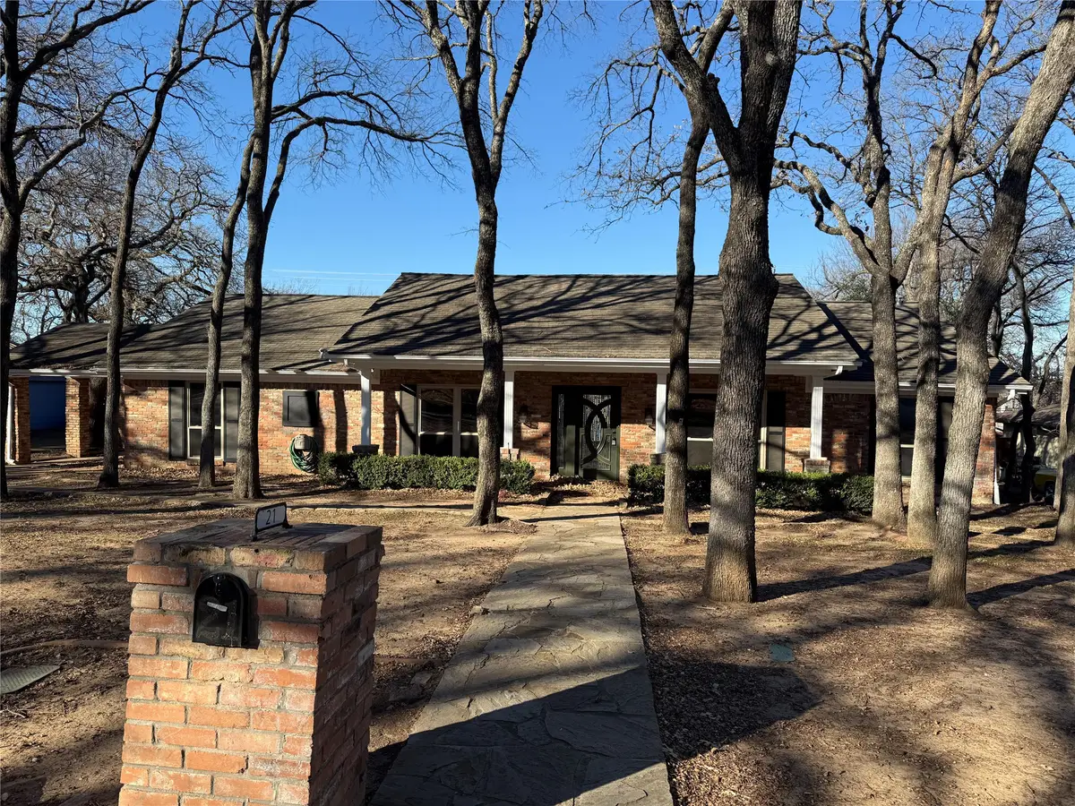 21 Devonshire Drive, Bedford, TX 76021 - #1