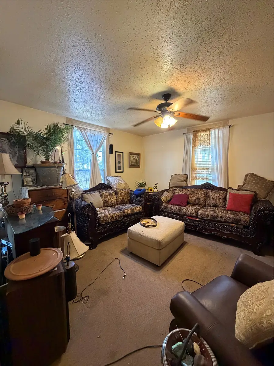 1210 N Robinson Street, Cleburne, TX 76031 - #3