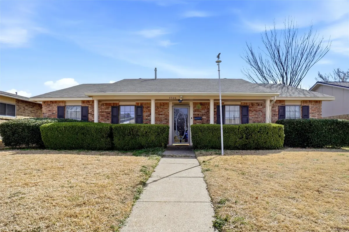 4304 Woodbluff Drive, Mesquite, TX 75150 - #1