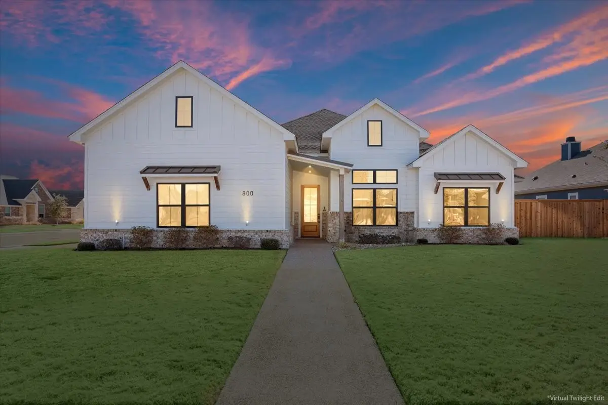 800 Forward Pass Drive, Hewitt, TX 76643 - #1