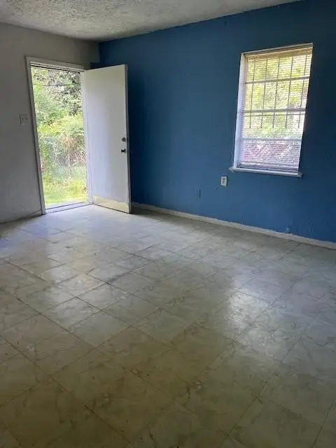 1827 Hickory Street, Shreveport, LA 71108 - #3