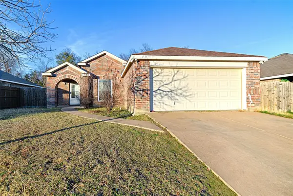 4545 Forest Glen Drive, Fort Worth, TX 76119