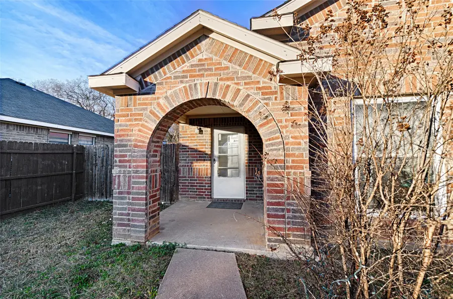 4545 Forest Glen Drive, Fort Worth, TX 76119 - #3