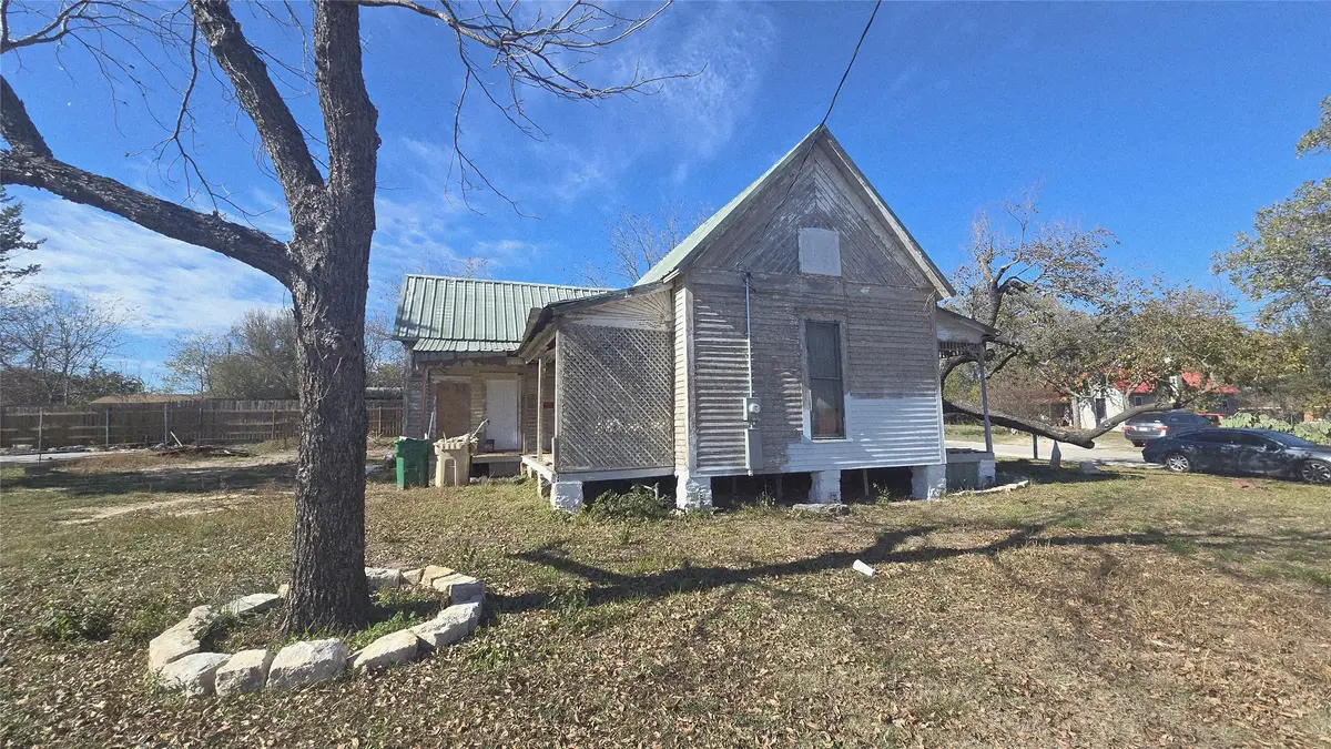308 E Duncan Avenue, Comanche, TX 76442 - #1